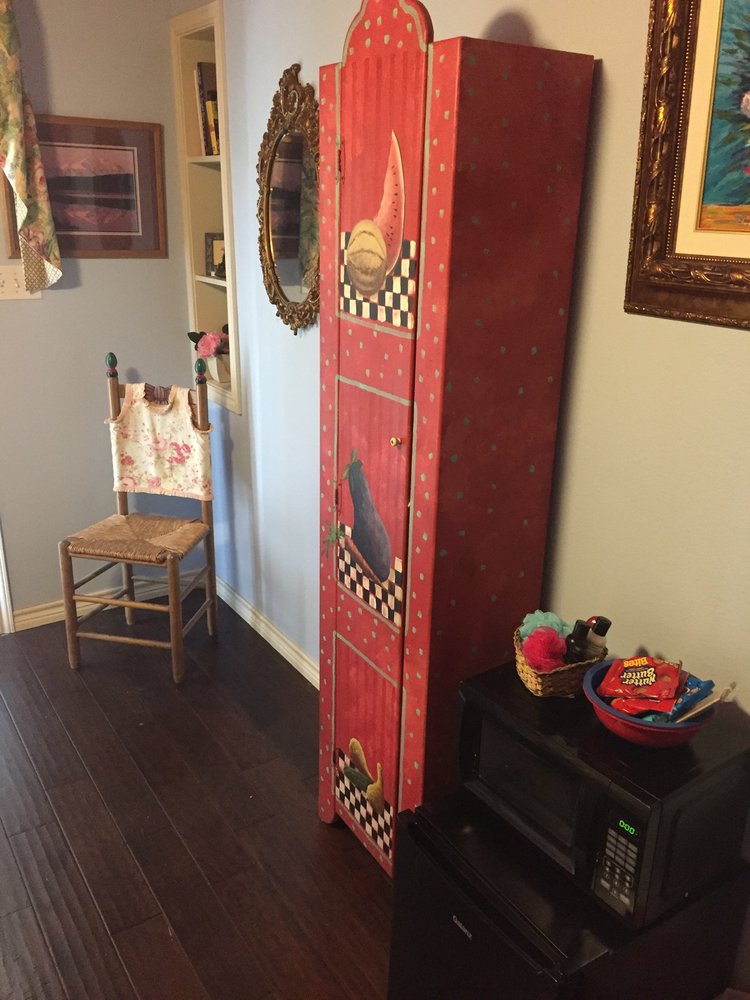 BLUMEN HAUS BED & BREAKFAST Updated June 2024 15 Photos 98 Terry