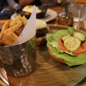 Oak Bistro - Farm to table burger with fries - New American Near Me - Cambridge, Massachusetts