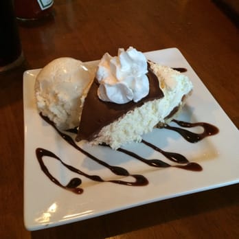 Big Wave Cafe - Chocolate eclair pie with their vanilla bean ice cream. It's even better than it looks. - Seafood Near Me - Manzanita, Oregon Big Wave Cafe - Chocolate eclair pie with their vanilla bean ice cream. It's even better than it looks. - Seafood Near Me - Manzanita, Oregon