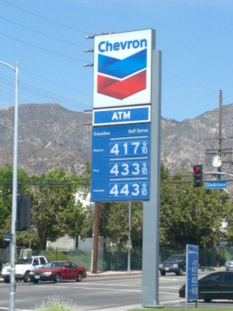 CHEVRON Updated September 2024 10 Reviews 13500 Hubbard St