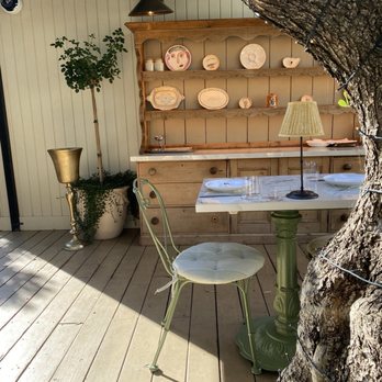 Clementine - Back patio decor - Mediterranean Near Me - Yountville, California