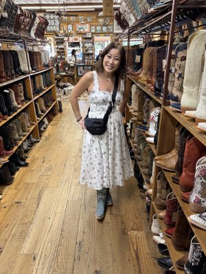 Allens Boots by null