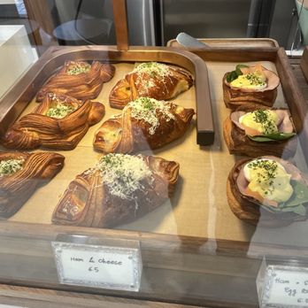 Ced Coffee & Donut - pastry case - Coffee & Tea Near Me - Westminster, California Ced Coffee & Donut - pastry case - Coffee & Tea Near Me - Westminster, California
