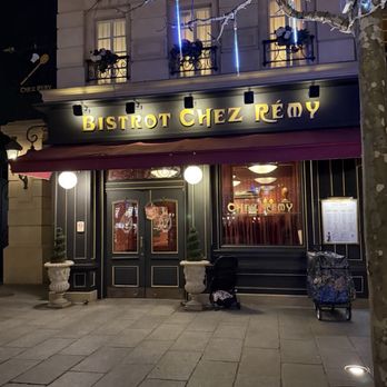 Bistrot Chez Rémy - Entrance to the restaurant. - French Near Me - Chessy, 77 Bistrot Chez Rémy - Entrance to the restaurant. - French Near Me - Chessy, 77