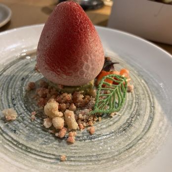 Kō - Kō strawberry ice cake - Seafood Near Me - Maui, Hawaii