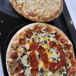Hebo Market - Pizzas out of the oven!