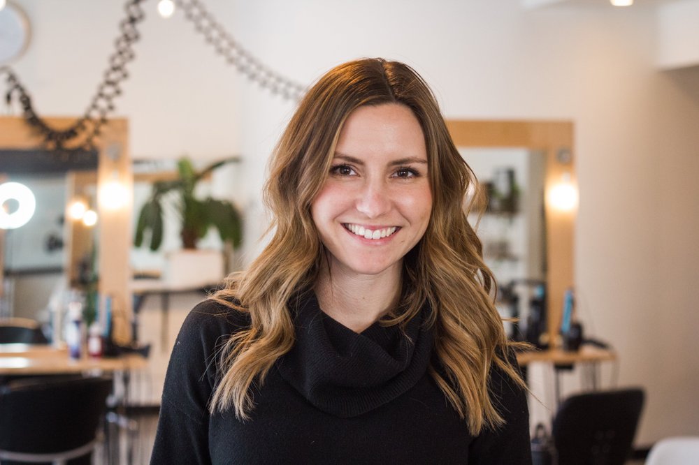 Melissa Looman Stylist Logo