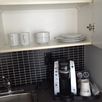 Executive Hotel Cosmopolitan - Plates and Keurig Included - Hotels Near Me - Toronto, Ontario Executive Hotel Cosmopolitan - Plates and Keurig Included - Hotels Near Me - Toronto, Ontario