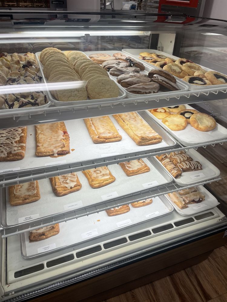 Olde World Pastries Plus Logo