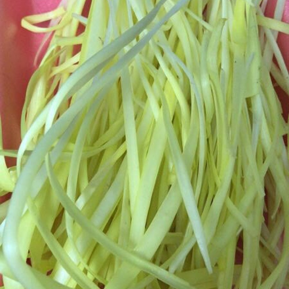 Great Wall Supermarket - Pre-packed yellow chive, what's packed outside - Grocery Near Me - Flushing, New York
