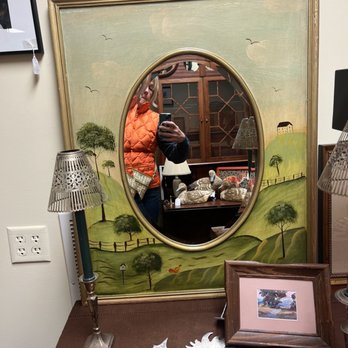 Hazel River Arts & Antiques - I hope this mirror is here when I go back. - Antiques Near Me - Washington, Virginia Hazel River Arts & Antiques - I hope this mirror is here when I go back. - Antiques Near Me - Washington, Virginia