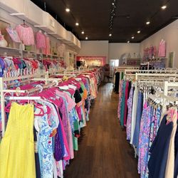 Gatorlillys Upscale Resale Boutique - College Park
