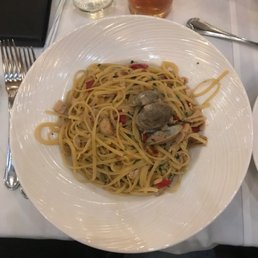 Linguine & clams in a delightful sauce! Linguine & clams in a delightful sauce!