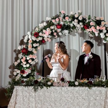 Amour Florist  - Moon arch - Wedding Planning Near Me - Elk Grove, California