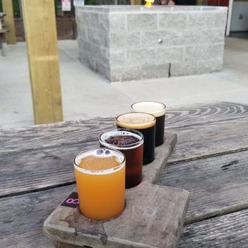 b² Taphouse & Brewery - Beer flight on tha patio. - Bars Near Me - Salem, Oregon b² Taphouse & Brewery - Beer flight on tha patio. - Bars Near Me - Salem, Oregon