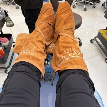 CoCo Nail Bar - Hot towels - Nail Salons Near Me - Burr Ridge, Illinois