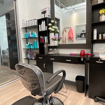 Mindy Roberts Salon - Modern, bright salon - Hair Salons Near Me - Arlington, Virginia Mindy Roberts Salon - Modern, bright salon - Hair Salons Near Me - Arlington, Virginia