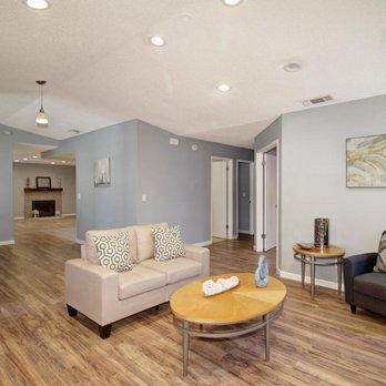 Exit Stage Right, Staging & Cleaning - After stage living room - Home Staging Near Me Exit Stage Right, Staging & Cleaning - After stage living room - Home Staging Near Me