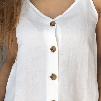 "B" CHIC - Tanks paired w/your favorite jeans or shorts are the summer essential - Women's Clothing Near Me - Wilton, Connecticut "B" CHIC - Tanks paired w/your favorite jeans or shorts are the summer essential - Women's Clothing Near Me - Wilton, Connecticut