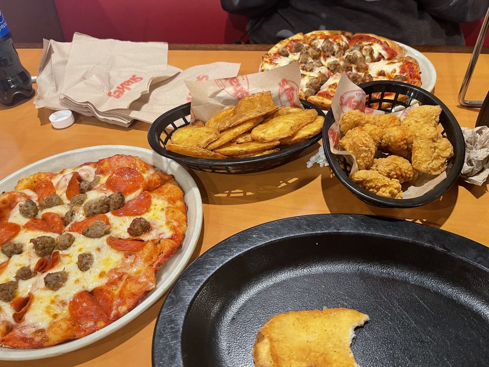 SHAKEY’S PIZZA PARLOR 130 Photos & 190 Reviews 12030 S Paramount