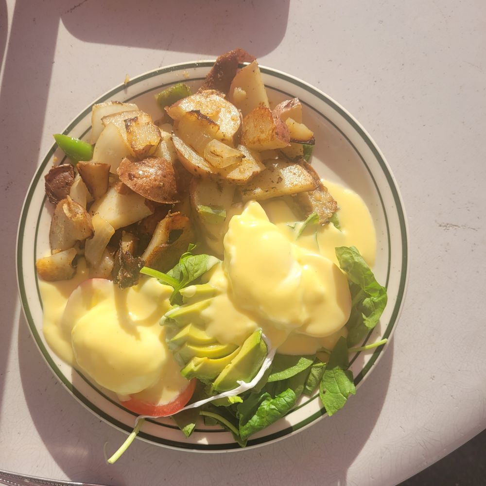 Lil'Bits - Daughter's Florentine Benny - American Near Me - Grover Beach, California Lil'Bits - Daughter's Florentine Benny - American Near Me - Grover Beach, California