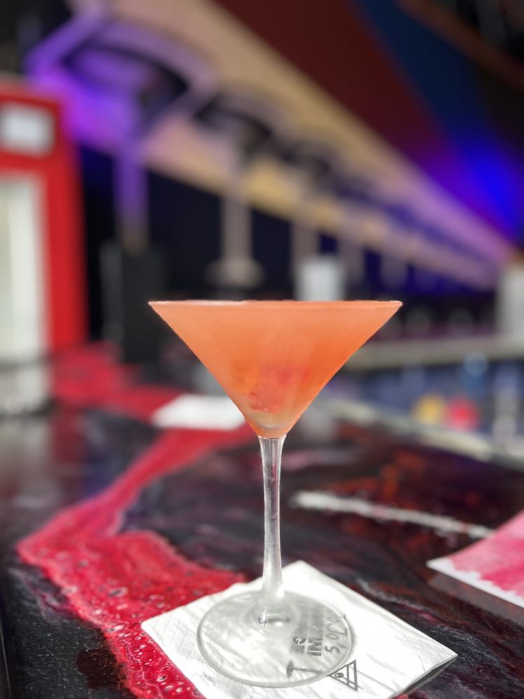 JOJO’S MARTINI LOUNGE Updated August 2024 35 Photos & 34 Reviews 418 N Mayfair Rd