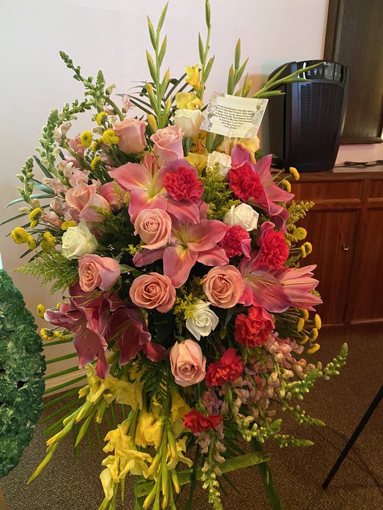 PITTSBURG FLORIST Updated October 2024 86 Photos & 46 Reviews 256