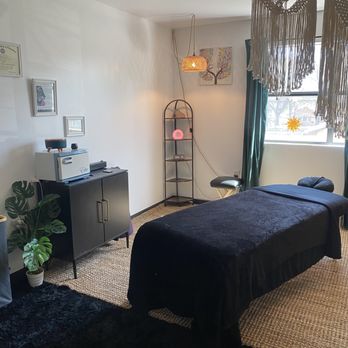 Fon Massage & Wellness - A comfortable space for you to unwind. - Massage Near Me - Dallas, Texas Fon Massage & Wellness - A comfortable space for you to unwind. - Massage Near Me - Dallas, Texas
