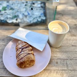 Roamer Coffee House - Caramel Breve & Chocolate Croissant