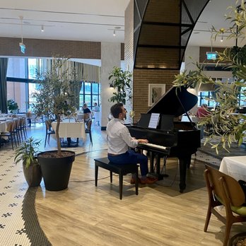 Corso - Pianist - Italian Near Me - Niagara Falls, Ontario