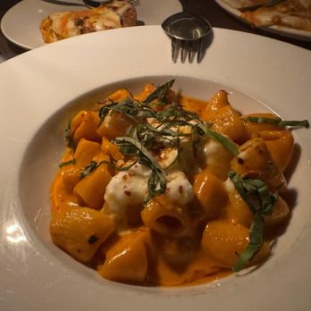 Sparrow Italia - Spicy Rigatoni with Vodka sauce - very good! - Italian Near Me - Miami, Florida Sparrow Italia - Spicy Rigatoni with Vodka sauce - very good! - Italian Near Me - Miami, Florida