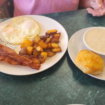 Neighbor's Cafe - Bacon, eggs, country style potatoes, and biscuit and gravy. - Breakfast & Brunch Near Me - Oklahoma City, Oklahoma Neighbor's Cafe - Bacon, eggs, country style potatoes, and biscuit and gravy. - Breakfast & Brunch Near Me - Oklahoma City, Oklahoma