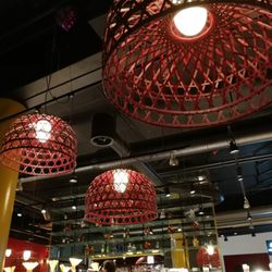 Café Dalle Valle - Loft med lamper