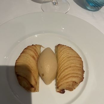 Maison Blanche - Apple Tart - French Near Me - Longboat Key, Florida