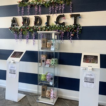 Boba Addict - Inside, kiosk for credit card payments (cash payments at the register) - Bubble Tea Near Me - Fresno, California Boba Addict - Inside, kiosk for credit card payments (cash payments at the register) - Bubble Tea Near Me - Fresno, California