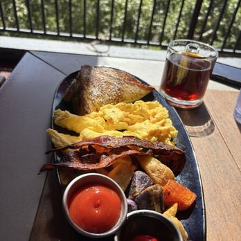 Creekside American Bistro - Creekside All American Breakfast - New American Near Me - Sedona, Arizona Creekside American Bistro - Creekside All American Breakfast - New American Near Me - Sedona, Arizona