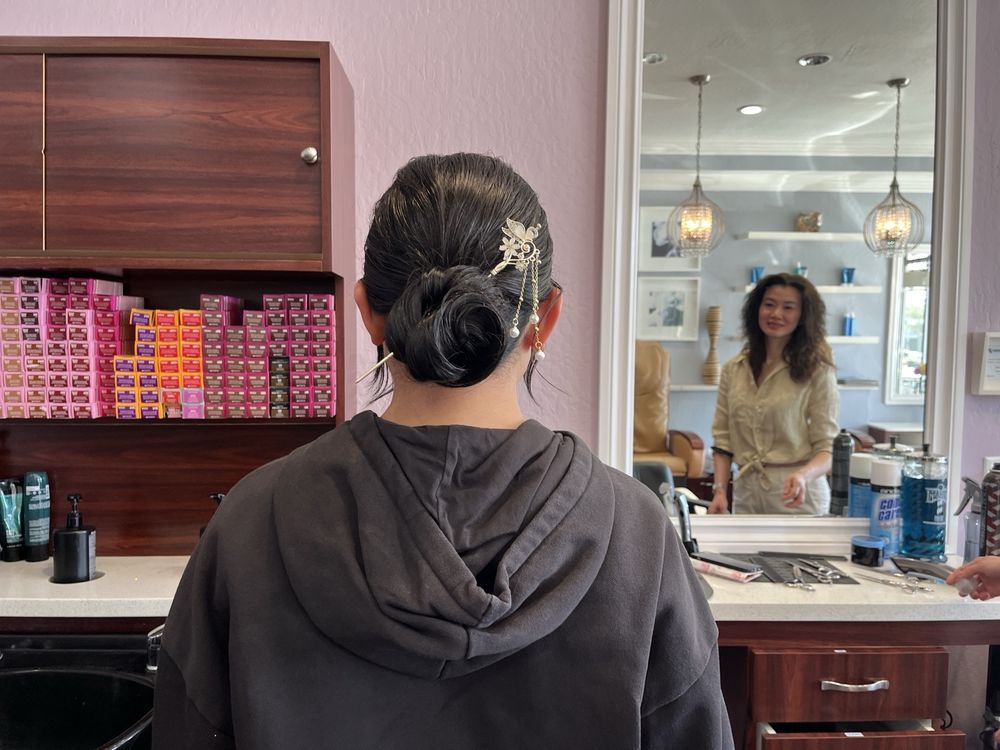 DD Beauty Salon Logo