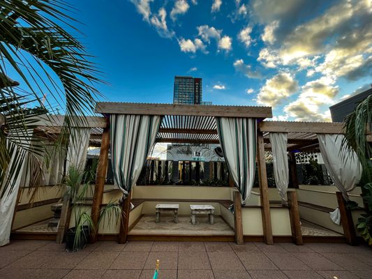 Reina Rooftop by null