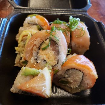 Mikko Sushi - 1/2 Hang Ten and 1/2 Waimea left overs - Sushi Bars Near Me - Vista, California