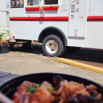 Deez Bowls - Food Trucks Near Me - Kahuku, Hawaii