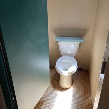 Waʻahila Ridge State Recreation Area - 7/2021 bathroom is clean - Hiking Near Me - Honolulu, Hawaii Waʻahila Ridge State Recreation Area - 7/2021 bathroom is clean - Hiking Near Me - Honolulu, Hawaii