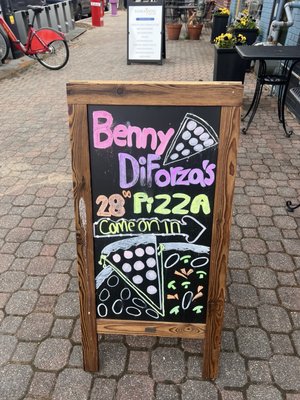 Benny Diforza's Pizza by null