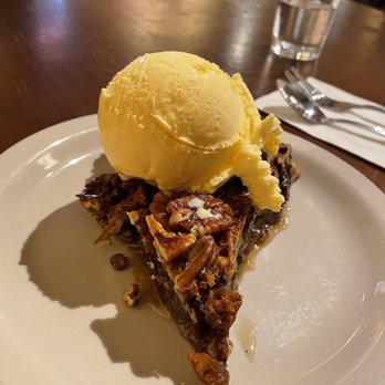 French Quarter Bistro - Pecan pie with ice cream - French Near Me - Saint Thomas, Virgin Islands