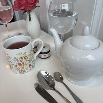 Jolie Tea Company - Desserts Near Me - Beverly, Massachusetts