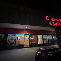 Cherry Thai Cafe - They no longer offer sushi.