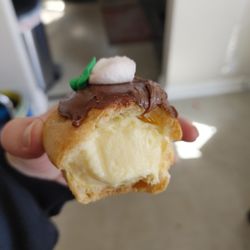 Carol's Cakes and Pastry Shop - Look at all that cream inside the eclair!