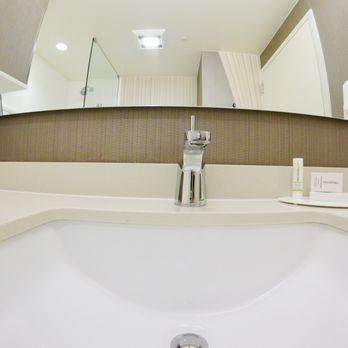 Courtyard by Marriott Morgantown - Bathroom - Hotels Near Me - Morgantown, West Virginia