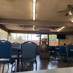 El Hut Cafe - Seating area