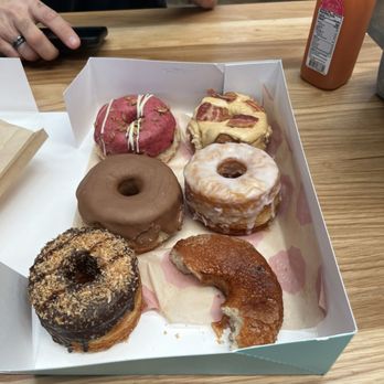 Five Daughters Bakery - 6 donuts - Bakeries Near Me - Franklin, Tennessee Five Daughters Bakery - 6 donuts - Bakeries Near Me - Franklin, Tennessee
