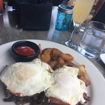Sbicca Del Mar - Short rib hash - Wine Bars Near Me - Del Mar, California Sbicca Del Mar - Short rib hash - Wine Bars Near Me - Del Mar, California